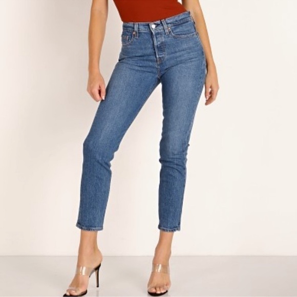 Levi’s Wedgie Icon Fit Jeans Medium Wash Size 27 Women’s Cotton Low Stretch Crop - Picture 1 of 12